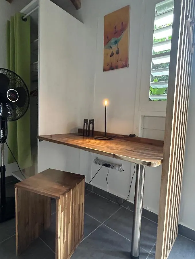 Апартаменты Joli Bungalow Fleuri Лез-Абим Гваделупа